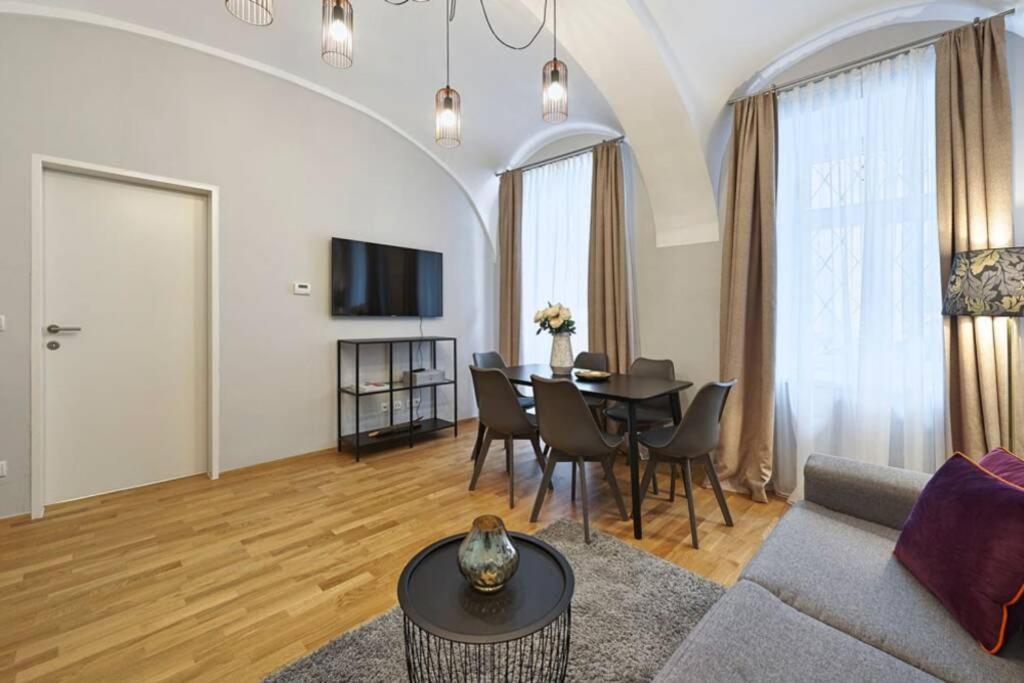 Vienne City Apartment Crown 6 Экстерьер фото