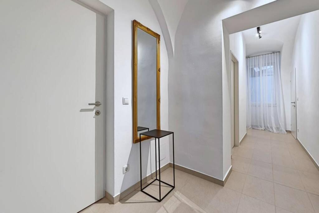Vienne City Apartment Crown 6 Экстерьер фото